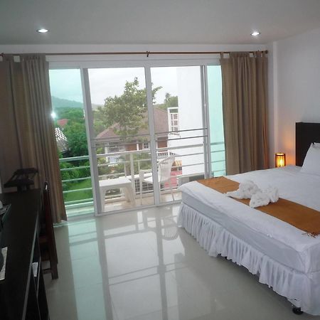 Baan Oui Phuket Guest House Nai Harn Bagian luar foto